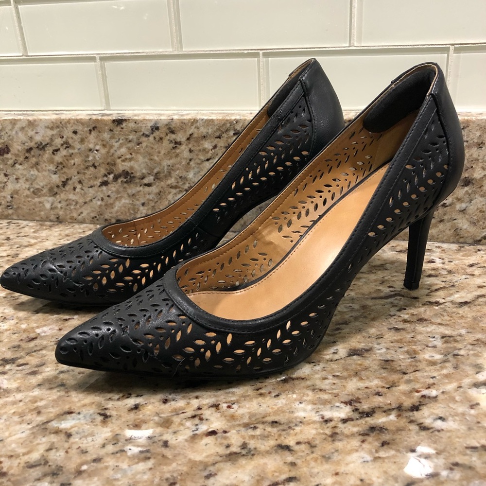 14th & Union - Black Cutout Pumps